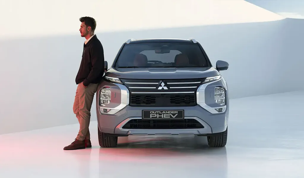 Scopri il design e le performance di Mitsubishi Outlander PHEV